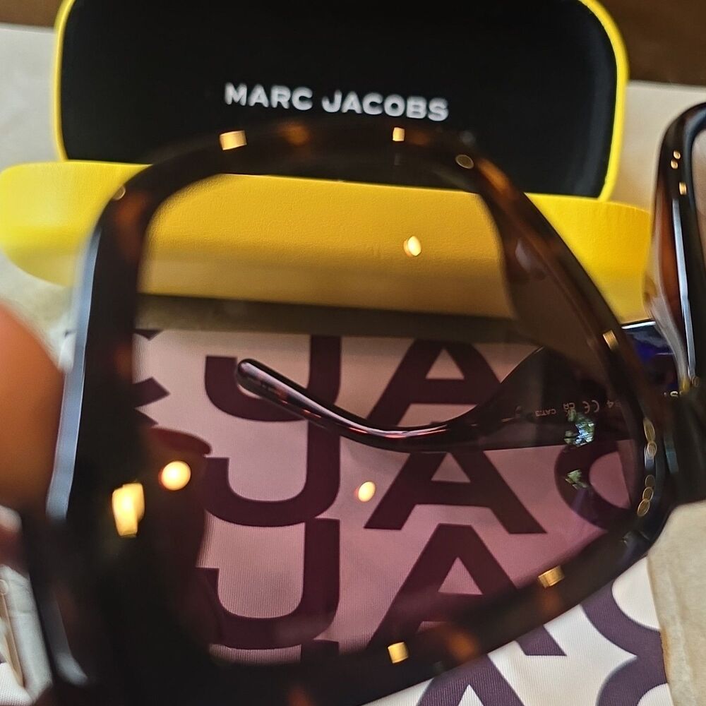 Marc Jacobs Tortoise Shell Square Sunglasses Brown Tinted Lenses w/ Case - Picture 3 of 9